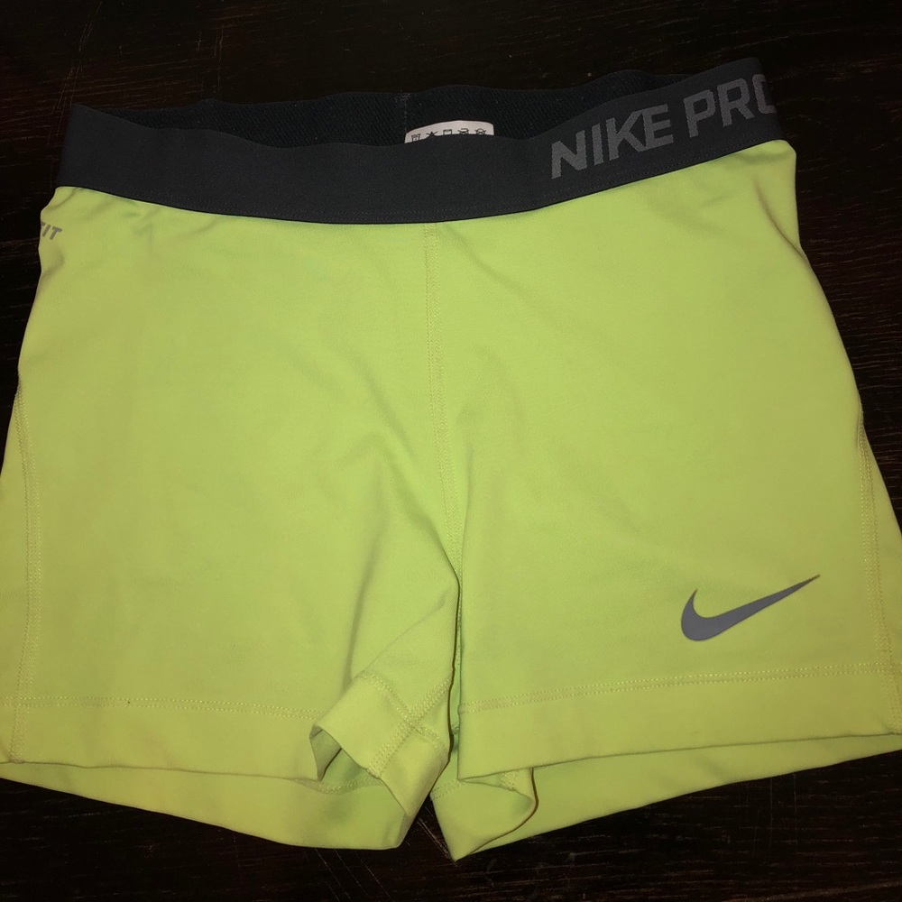 Nike pro