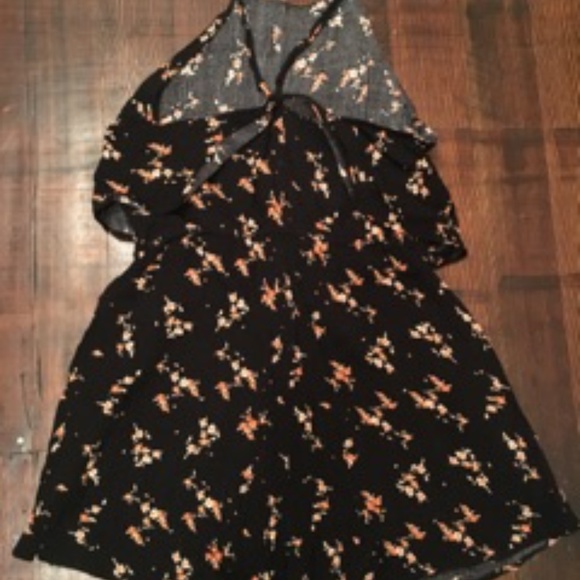 Black and Peach Floral Romper - Picture 3 of 3