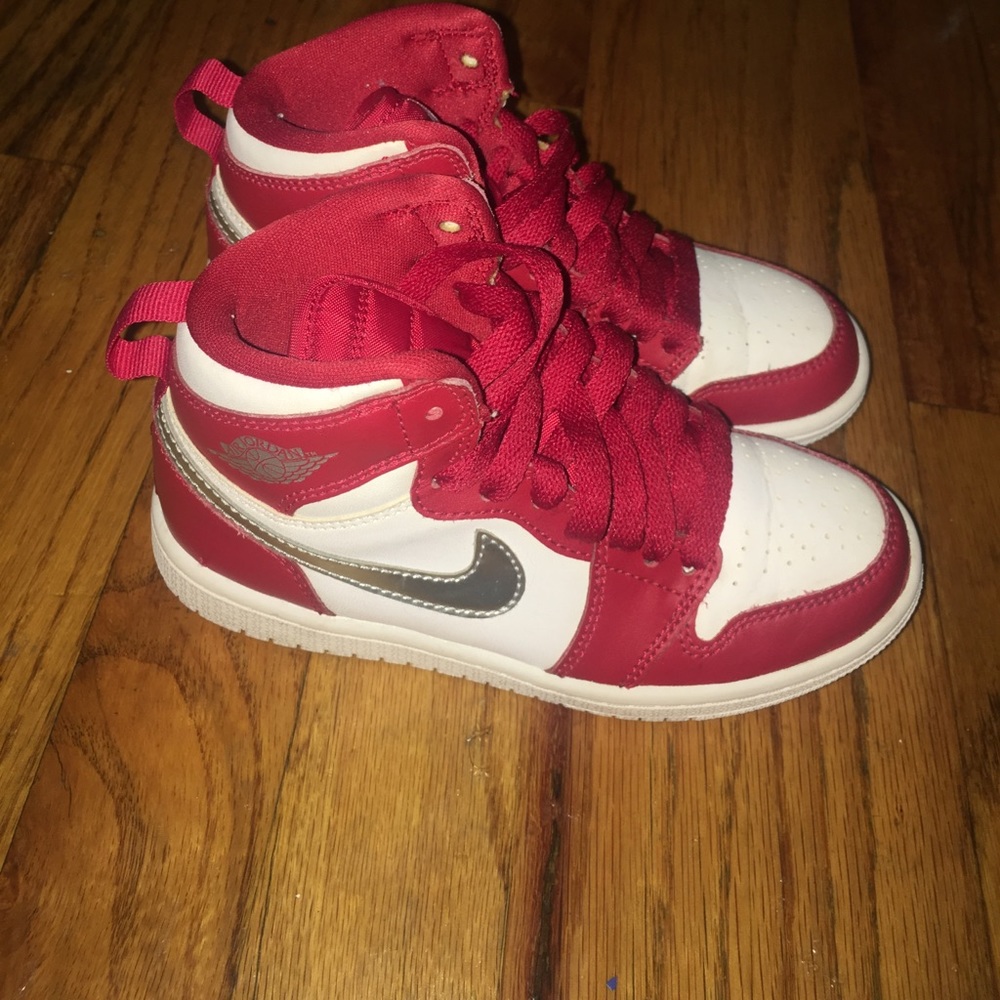 Toddler Nike’s size 12