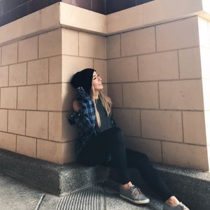 Meet your Posher, Mia