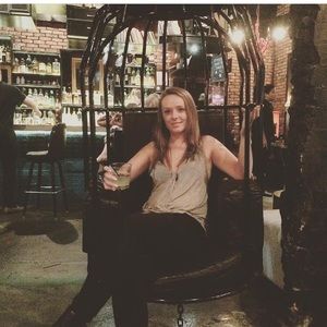 Meet your Posher, Kayla