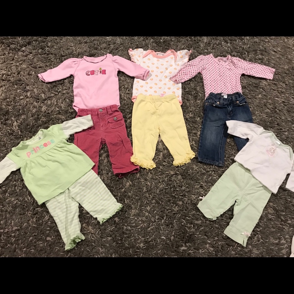 Bundle of Baby Girl Clothes, 6M, Great Condition! - Picture 1 of 5