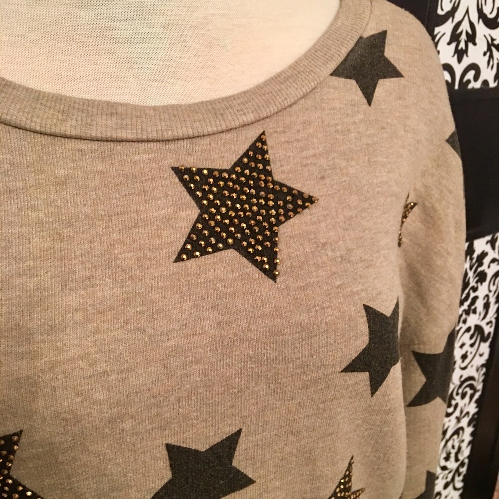 Cropped Sweatshirt w/Bronze Studded Stars~Like New - Picture 2 of 5