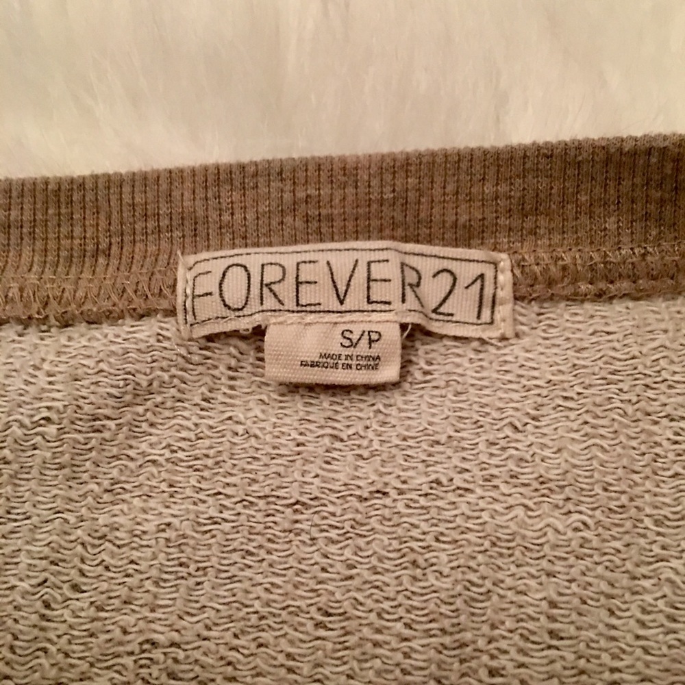 Cropped Sweatshirt w/Bronze Studded Stars~Like New - Picture 5 of 5