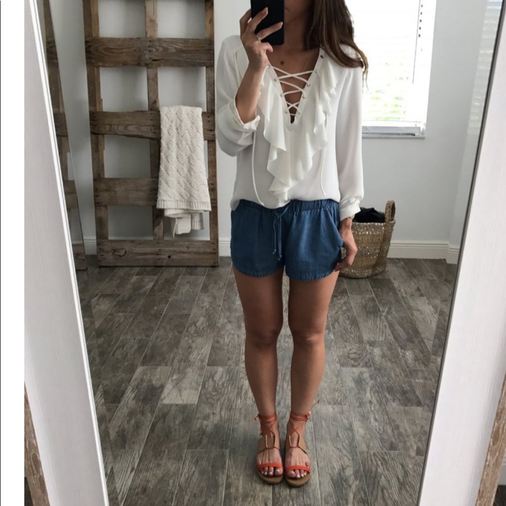 🖤Last one🖤Lace up ruffle blouse - Picture 3 of 6