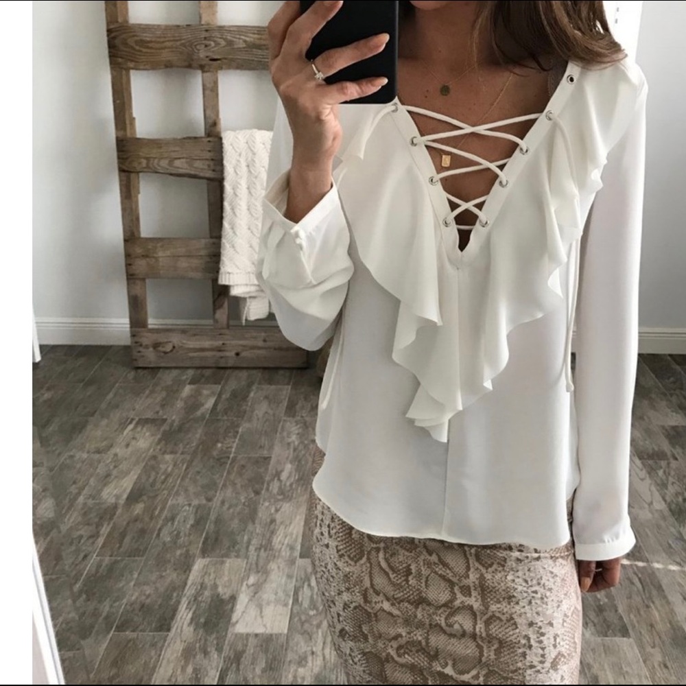 🖤Last one🖤Lace up ruffle blouse - Picture 4 of 6