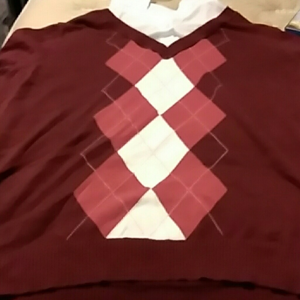 Half sleeve college shirt.