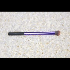 Real Techniques Domed Shadow Brush