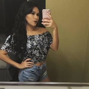 Meet your Posher, Monica