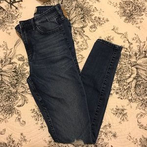 Hollister high rise mildly destroyed skinnies