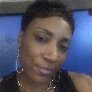 Meet your Posher, Earleta