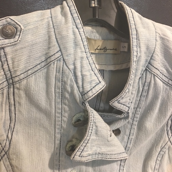 Forever 21 Vintage wash - Picture 2 of 4