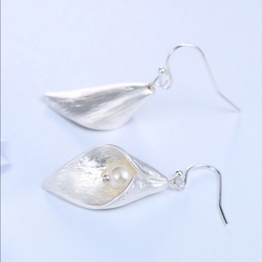 Calla Lily and Pearl Drop Earrings - Silver Tone - Picture 2 of 2