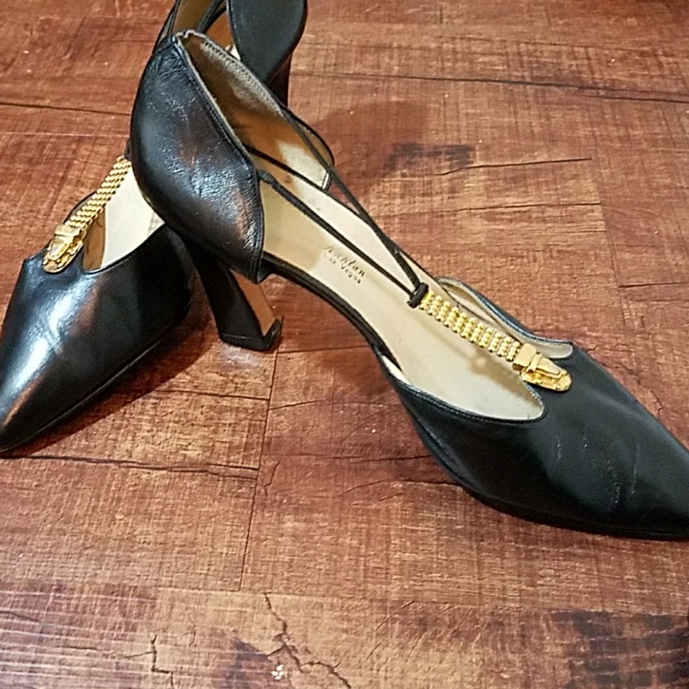 Shoes - Picture 2 of 4
