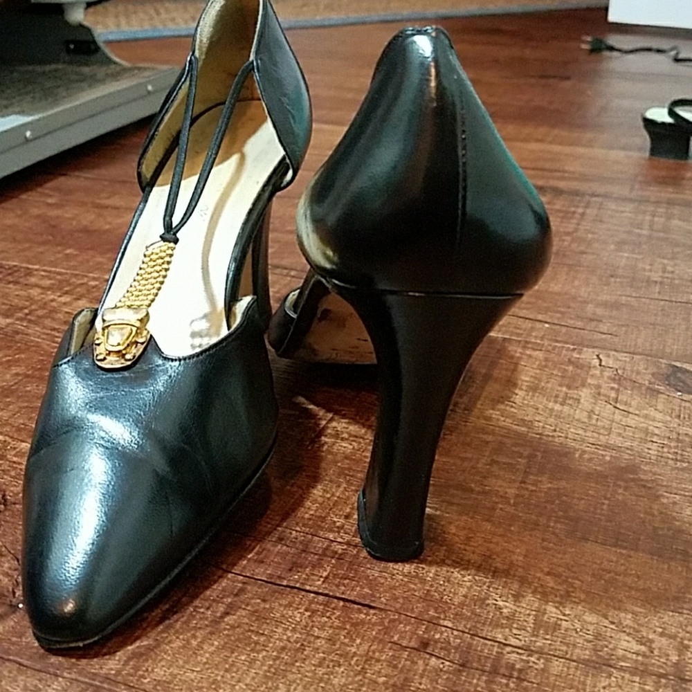 Shoes - Picture 3 of 4