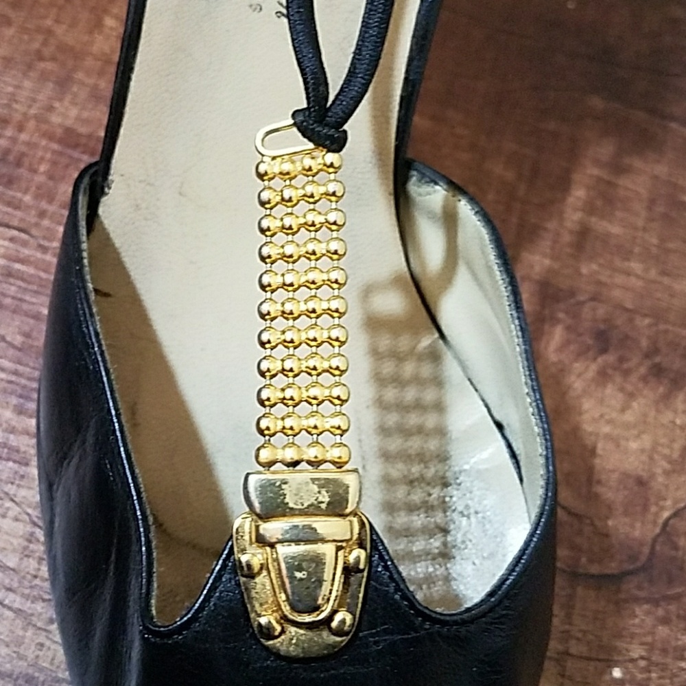 Shoes - Picture 4 of 4