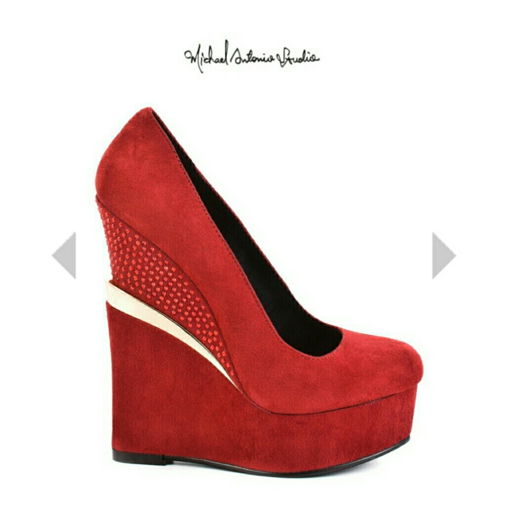 Red Michael Antonio Studio