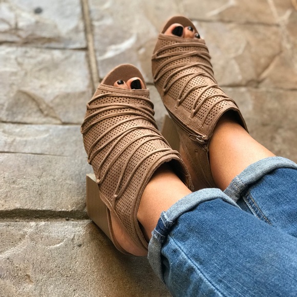 Tan Slingback Peep Toe Shootie - Picture 3 of 8