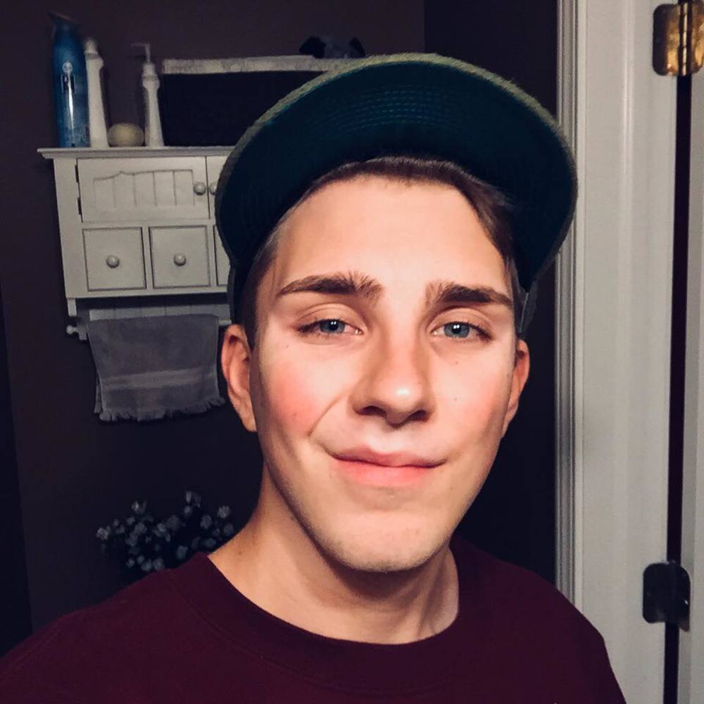 Meet your Posher, Collin
