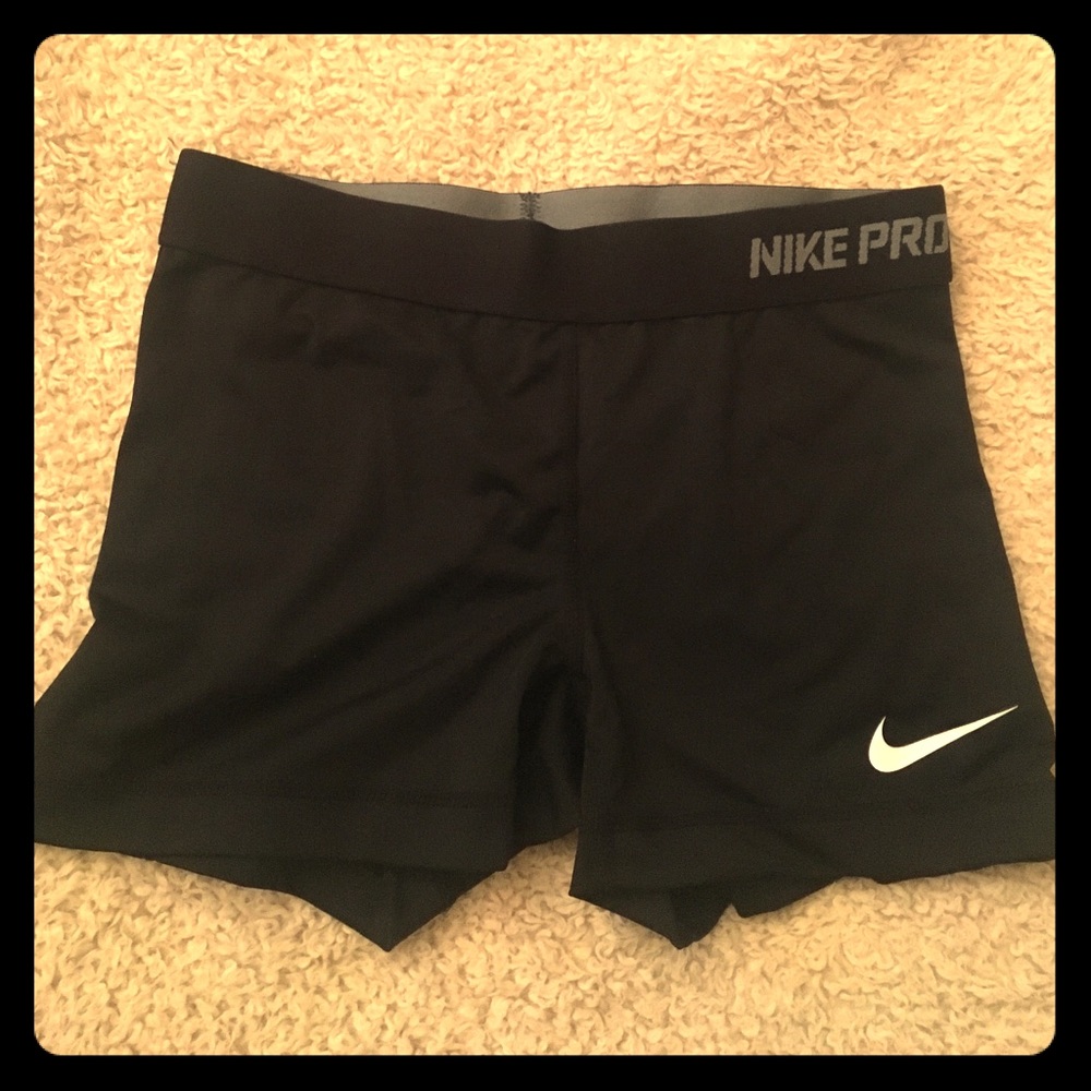 Nike Pro - Boy Shorts