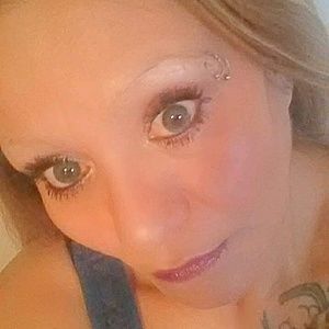 Meet your Posher, Angie