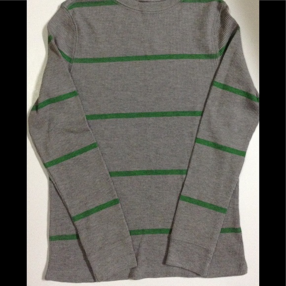Boys Med Thermal Tops & Sweater NWOT - Picture 2 of 7