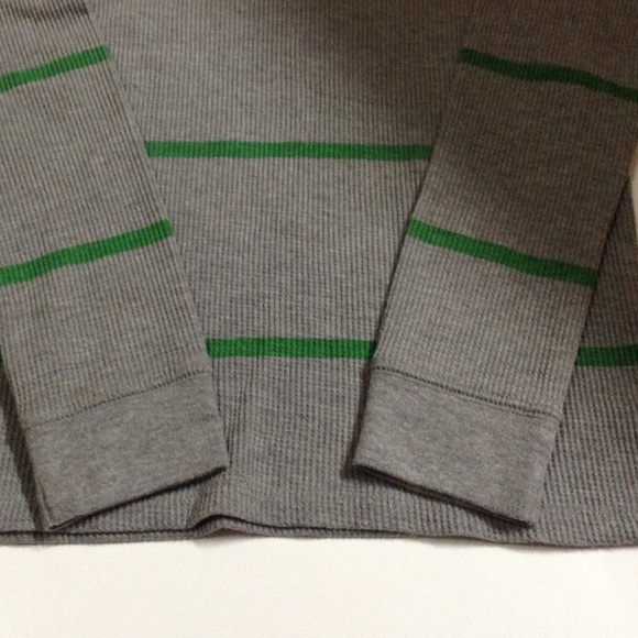 Boys Med Thermal Tops & Sweater NWOT - Picture 5 of 7
