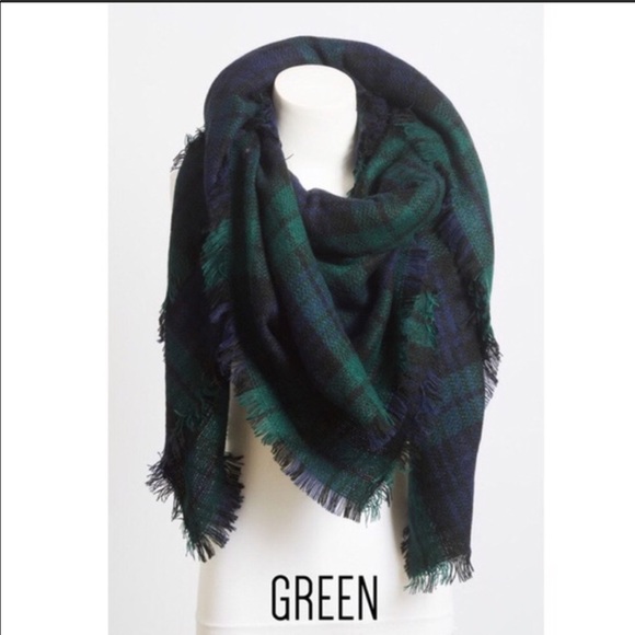Comfy green scarf 💚 - Picture 2 of 2