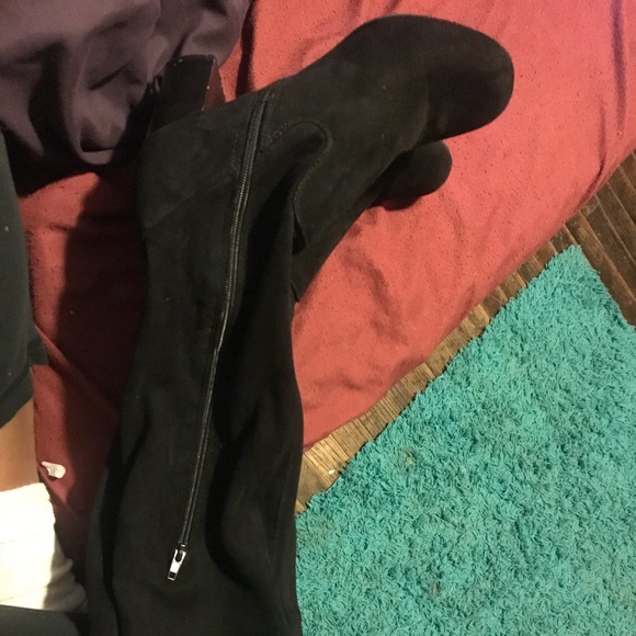 Black thigh high boots . - Picture 2 of 4