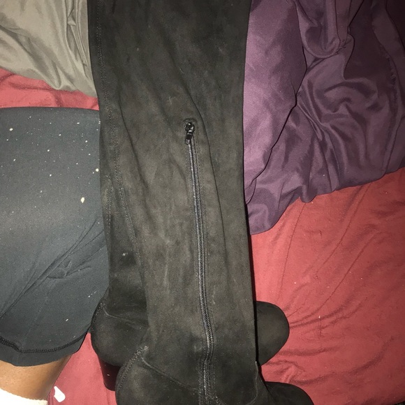 Black thigh high boots . - Picture 3 of 4