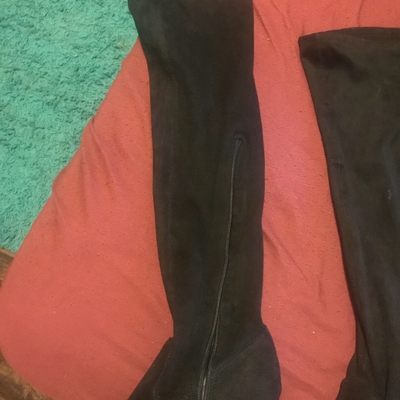 Black thigh high boots . - Picture 4 of 4