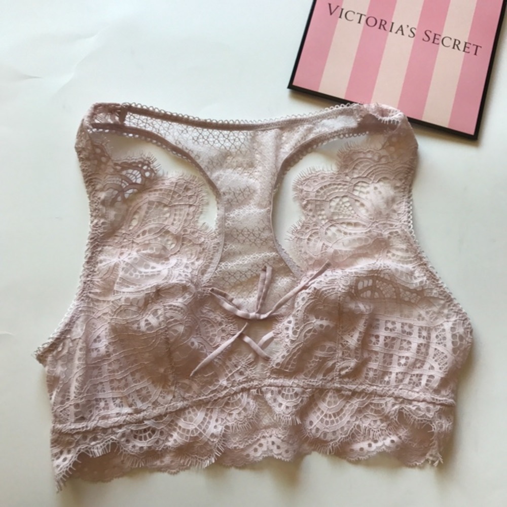 NWT Victoria’s Secret pink scalloped Bralette