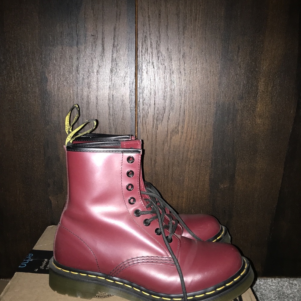Doc Martins Women’s 1460 Smooth Cherry Red