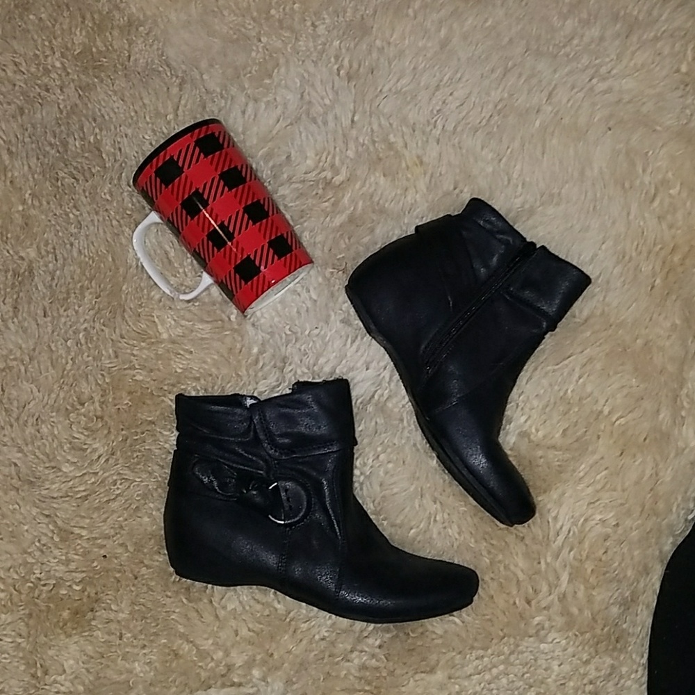 Ankle booties