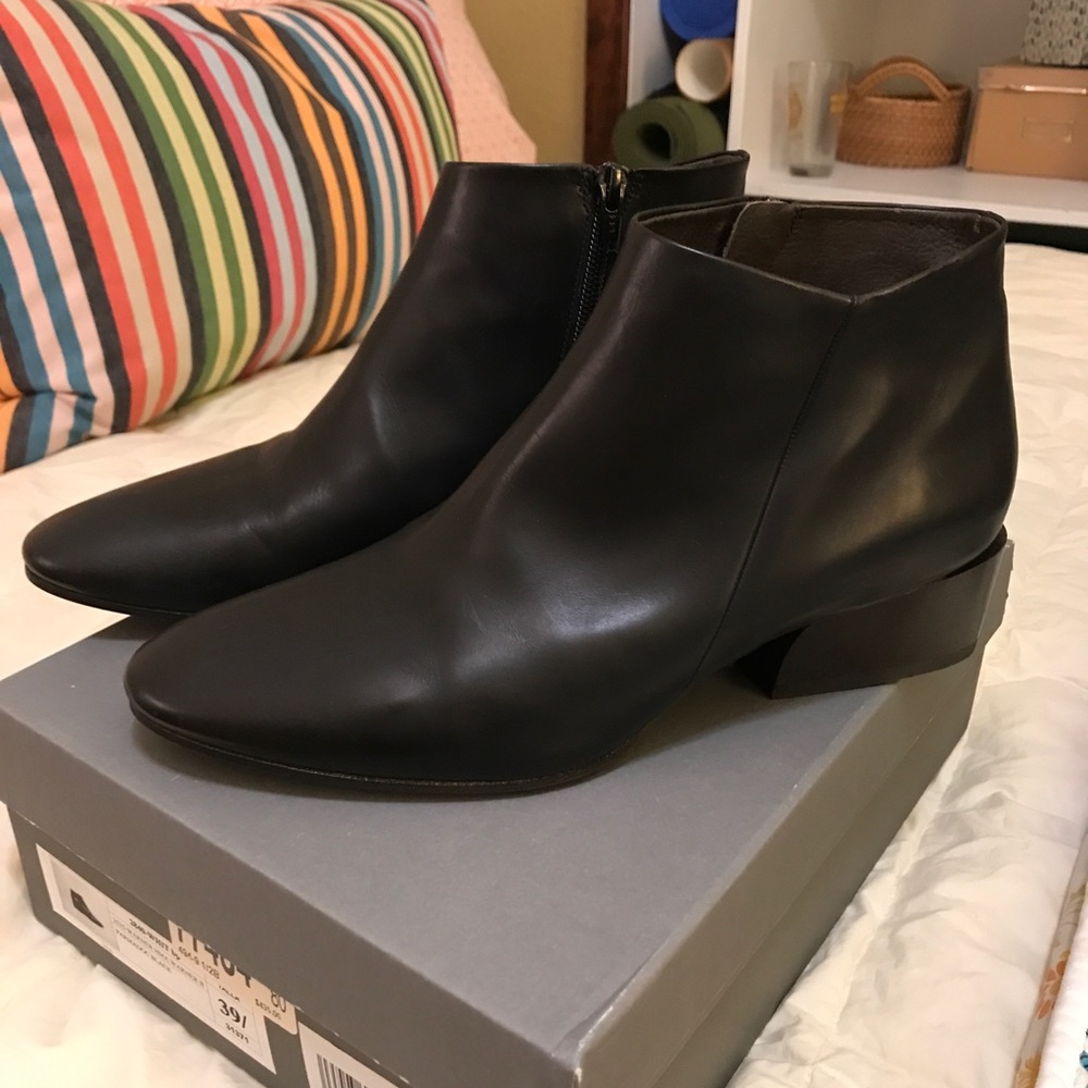 Coclico Whit bootie size 9 (39.5) New in box.
