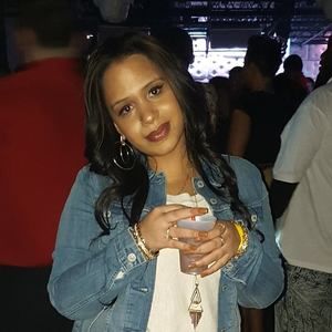 Meet your Posher, Dahniris