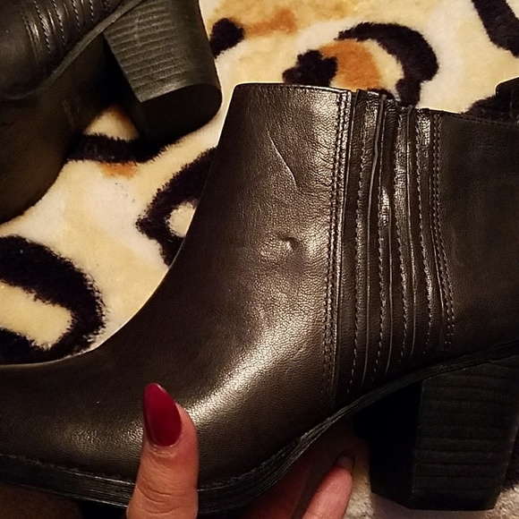 Nine West booties - Picture 4 of 4