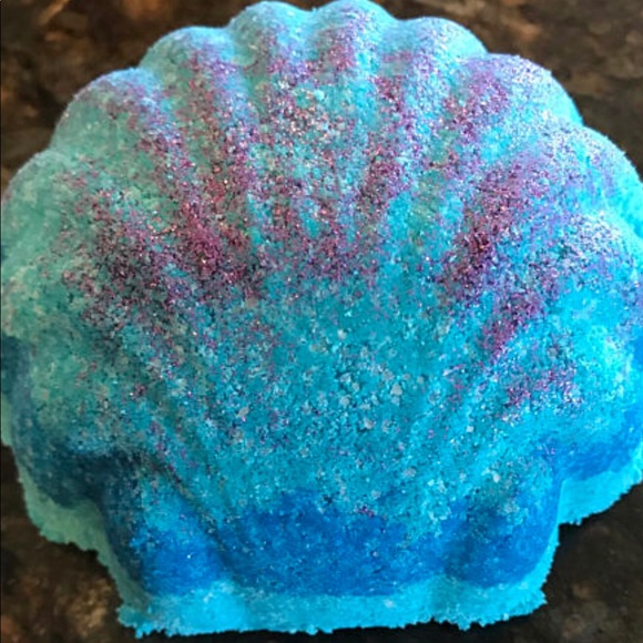 X Large Sea Shell Bath Bomb - Picture 1 of 2