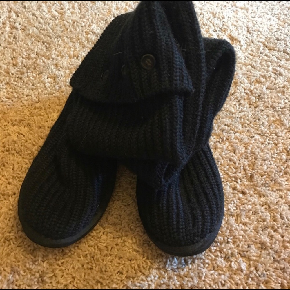Black knitted UGGS size 8