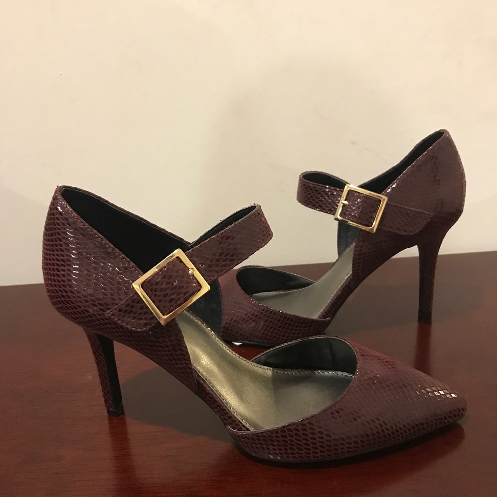 NEW 14th & Union Burgandy Snake print pumps sz 8.5
