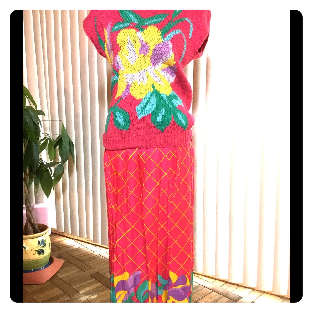 Skirt and Knit Top Set-Vintage...runs small.