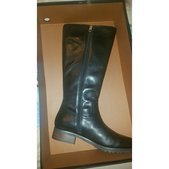 Brand new Coach easton semi matte calf boots - Picture 2 of 4