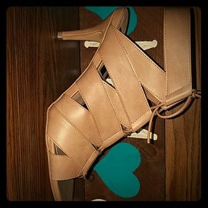 David Aaron heels