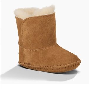 NWOB AUTHENTIC CADEN UGG BOOT
