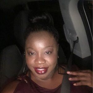 Meet your Posher, Denise