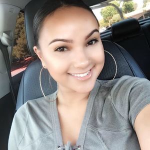 Meet your Posher, Adriana