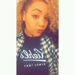 Meet your Posher, Mileya