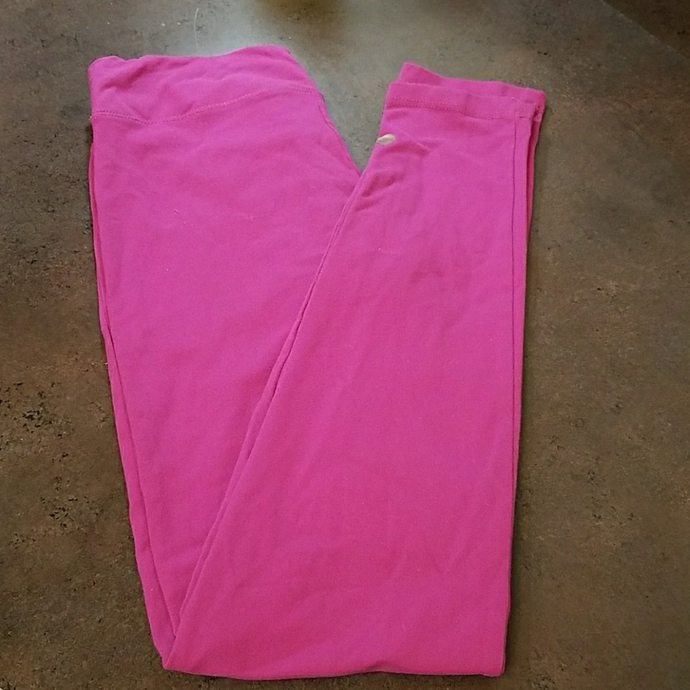 Pink yoga pants by Jois