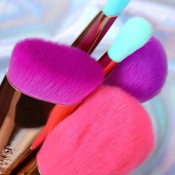 TARTE LMTD EDITION MAGIC WANDS UNICORN BRUSH SET - Picture 3 of 4