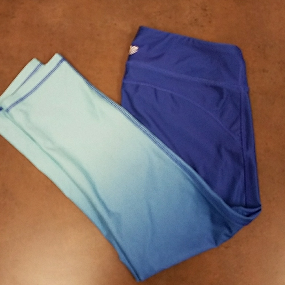 Yoga capris, blue ombre